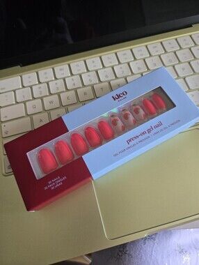 Kleo Kolor Press On Gel Nails- Berry Glaze